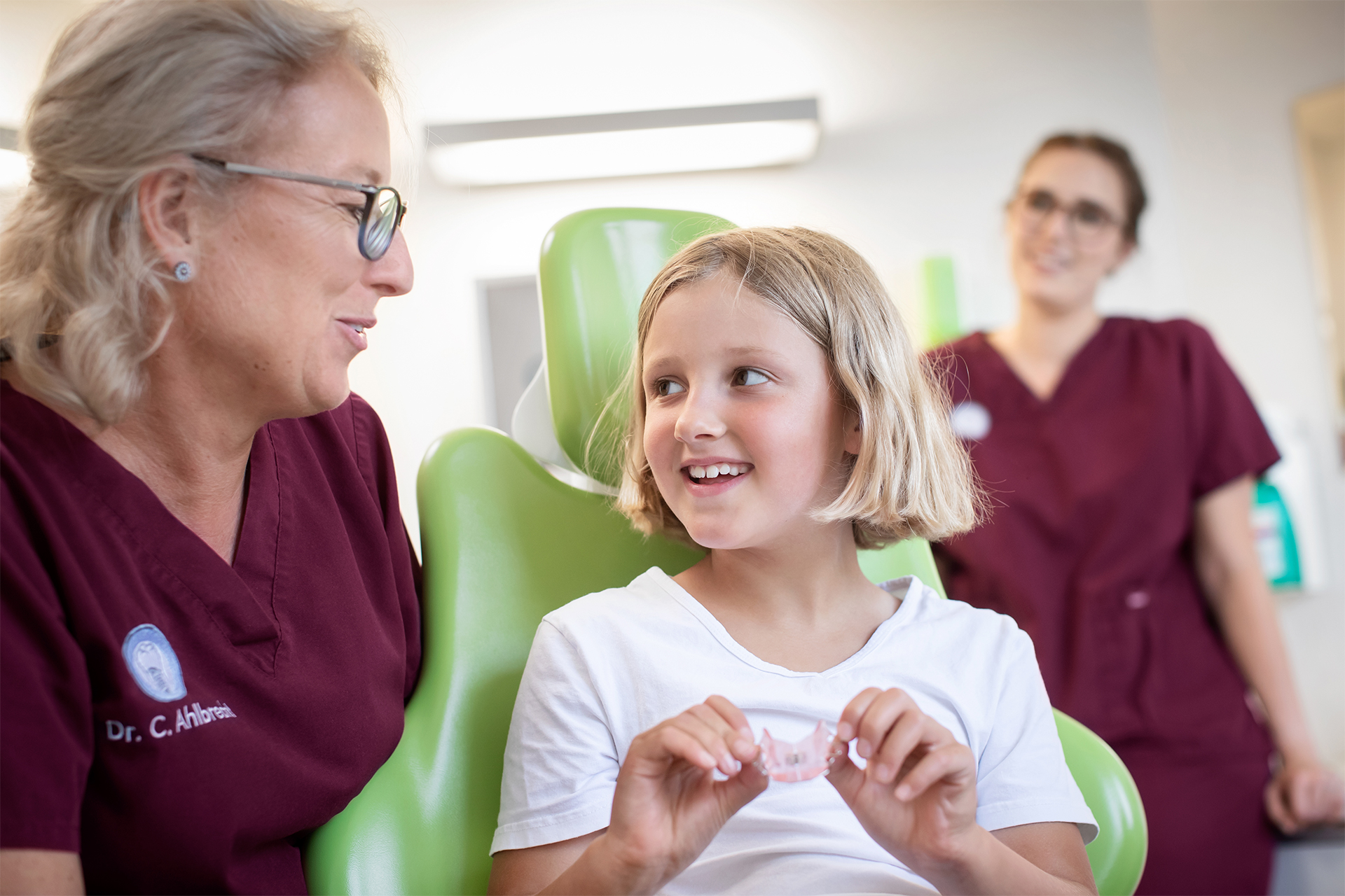 Gerade Zahne Mit Invisalign Zahnarzte Am Papenberg